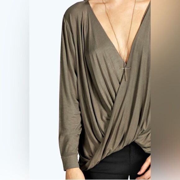 Boohoo Plunge Neck Drape Long Sleeved Top in Olive, AU Size 4, Us 2/Small. NWT! - Picture 2 of 9